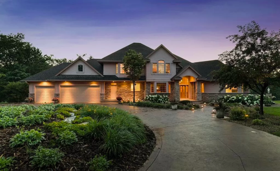 Hudson Wis., 7,031 square foot house 1